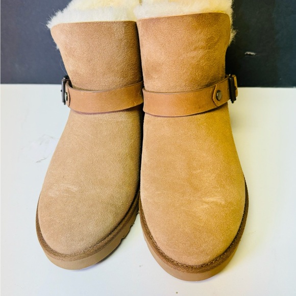 UGG ROMELY BUCKLE SHORT CHESTNUT SUEDE SHEEPSKIN WOMEN'S BOOTS SIZE US 5 NEW - Picture 3 of 7